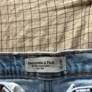 Abercrombie & Fitch 90s high rise relaxed Jean with knee slits